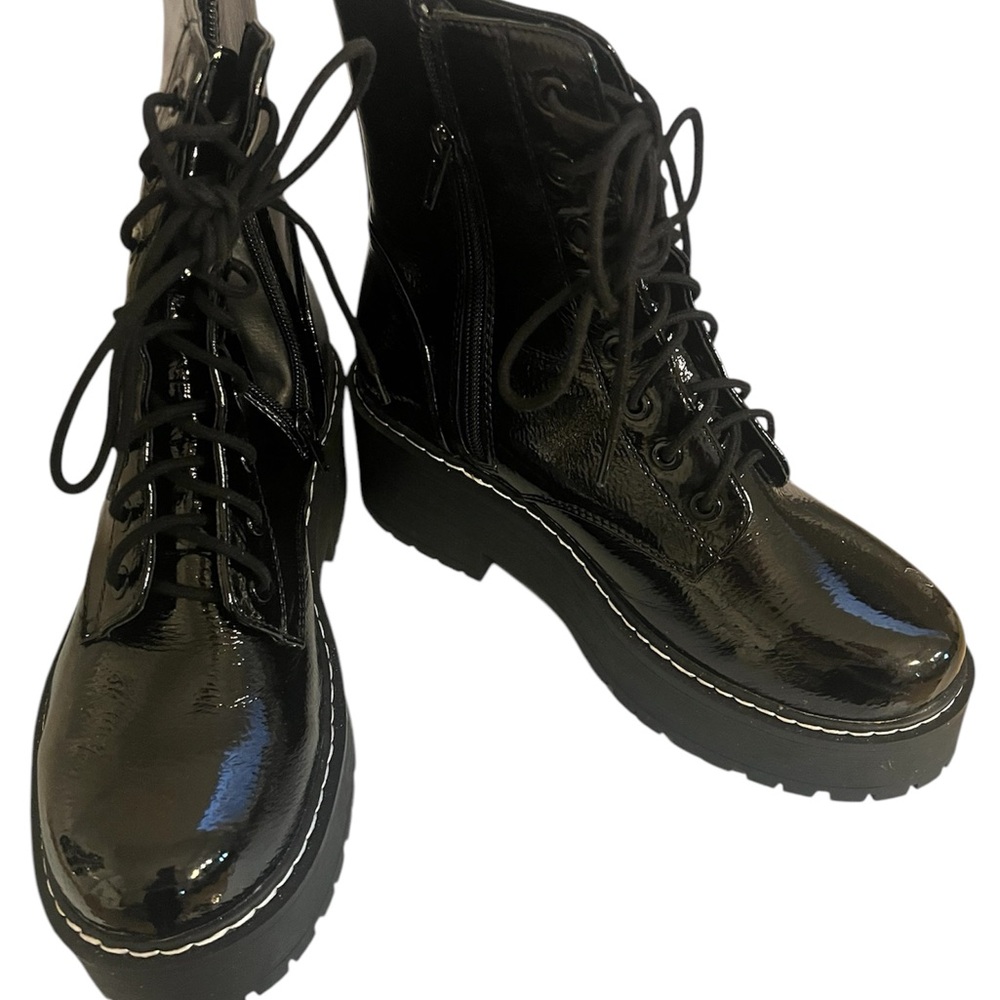 Black Combat Moto Boots with Glossy Finish and Platform Rubber Sole